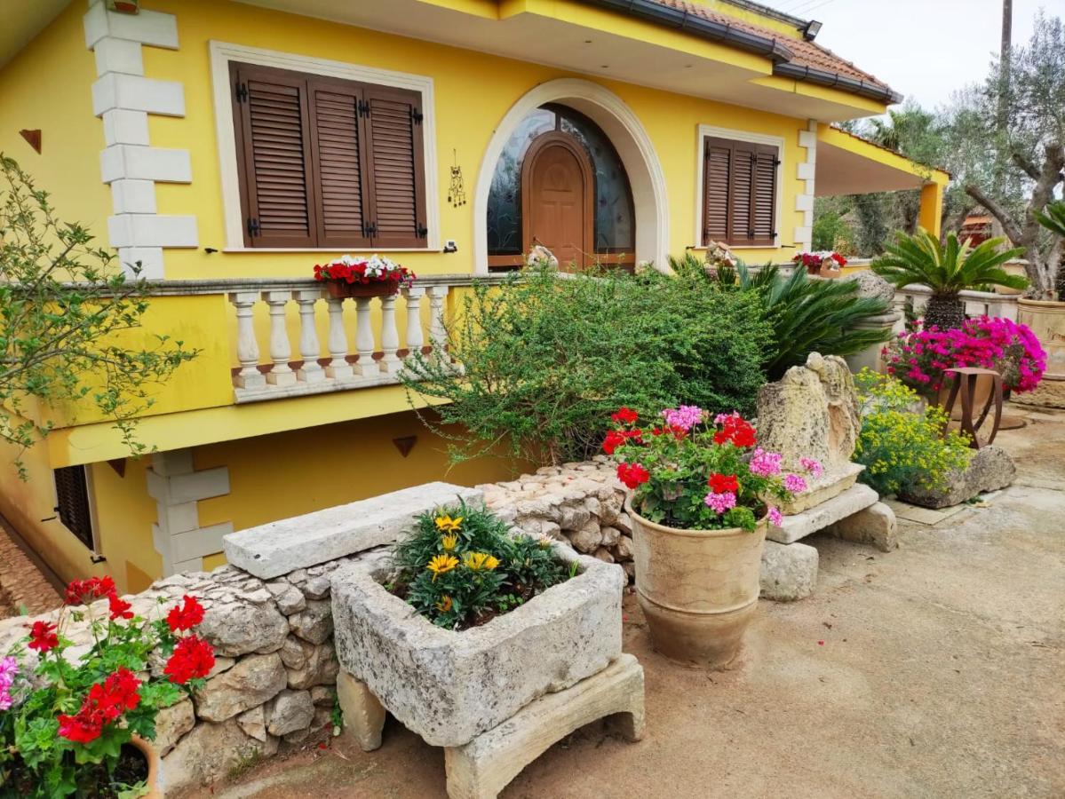 Villa Sargheruoli Монтерони ди Лече Екстериор снимка