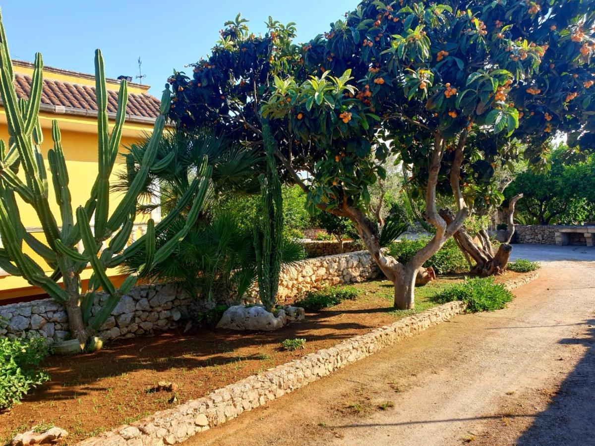 Villa Sargheruoli Монтерони ди Лече Екстериор снимка