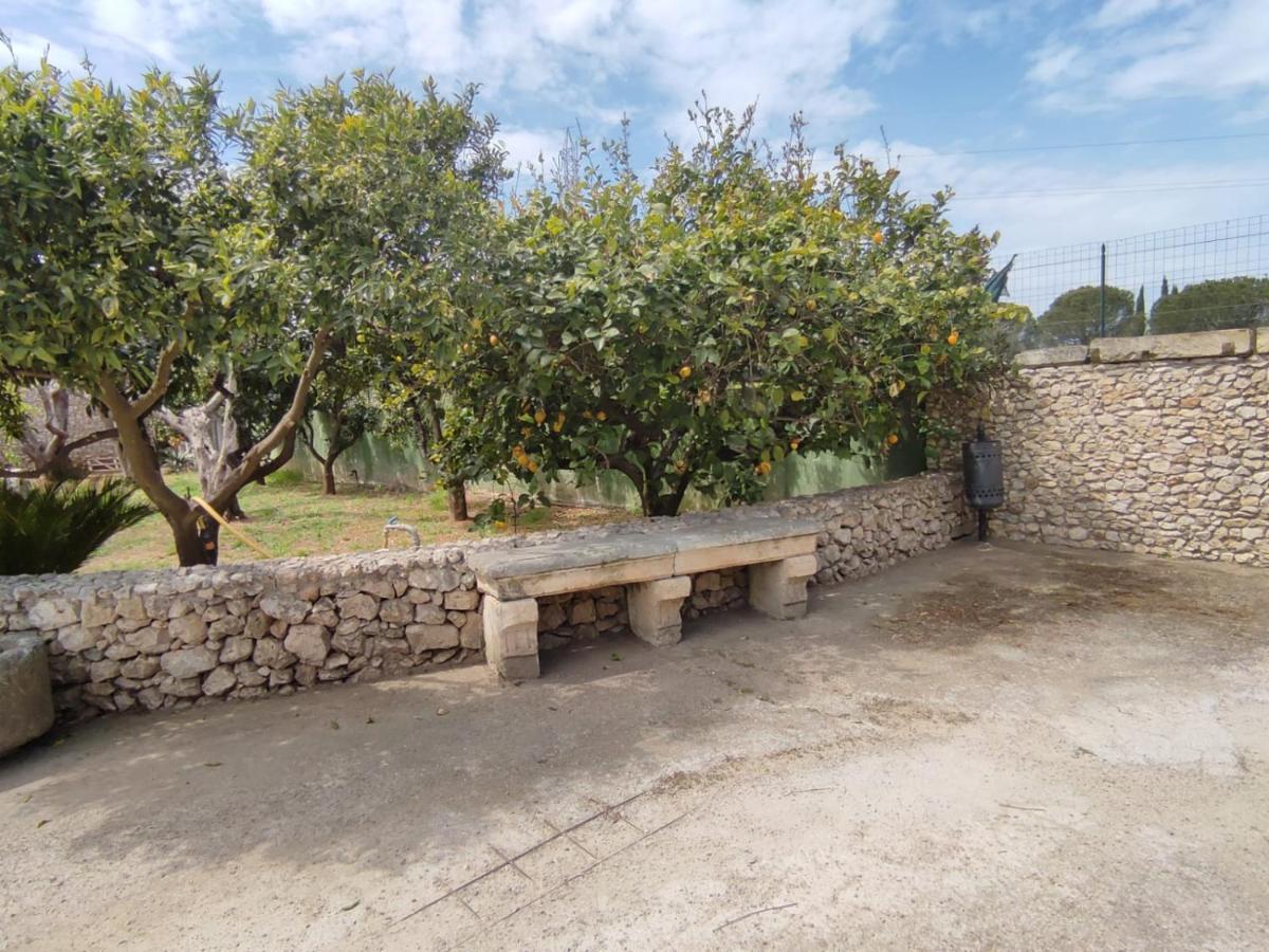 Villa Sargheruoli Монтерони ди Лече Екстериор снимка