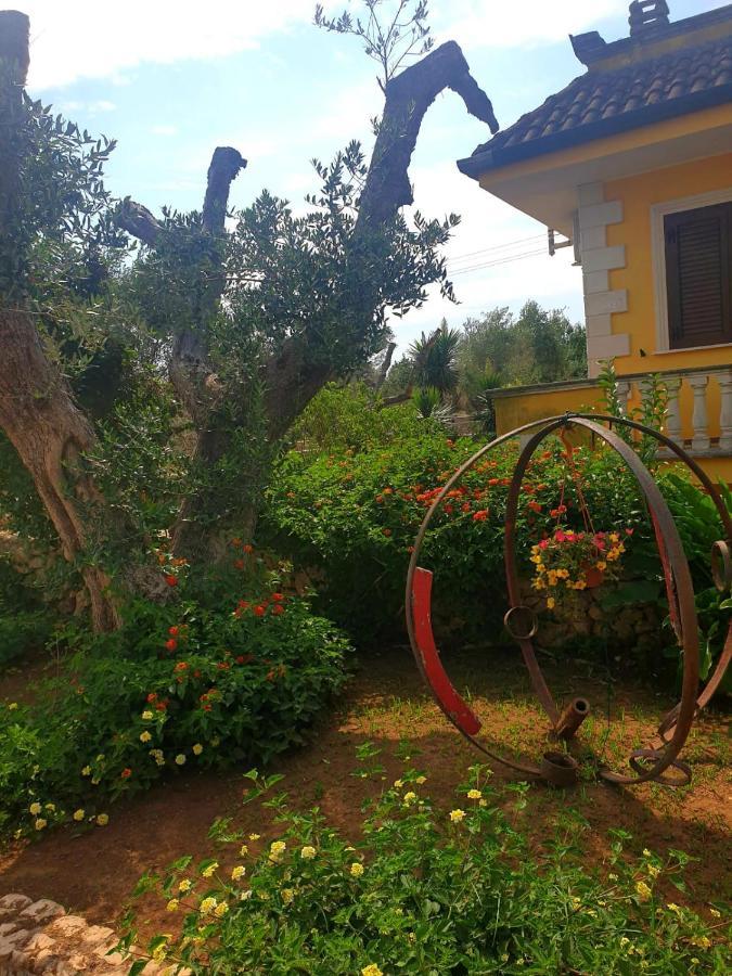 Villa Sargheruoli Монтерони ди Лече Екстериор снимка